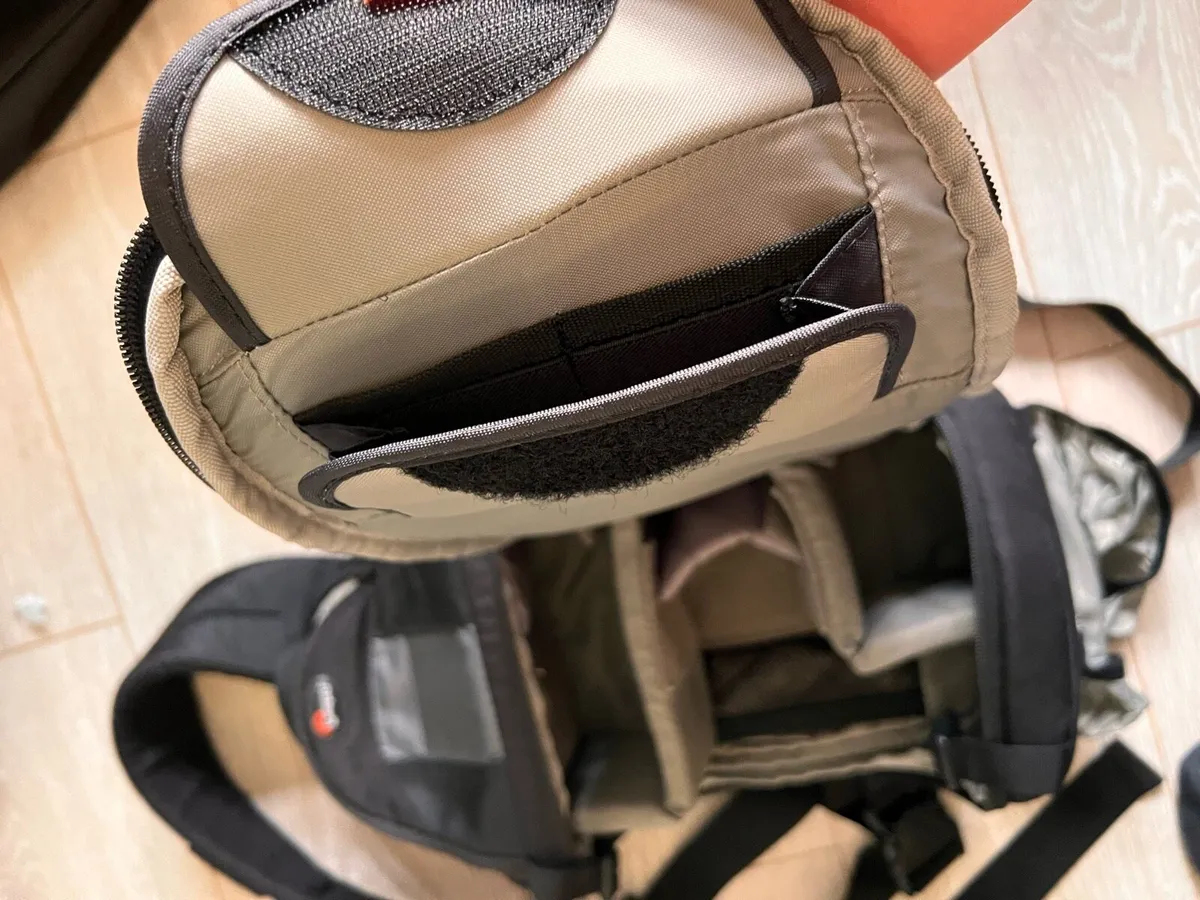 Lowepro Camera Bag - Image 4
