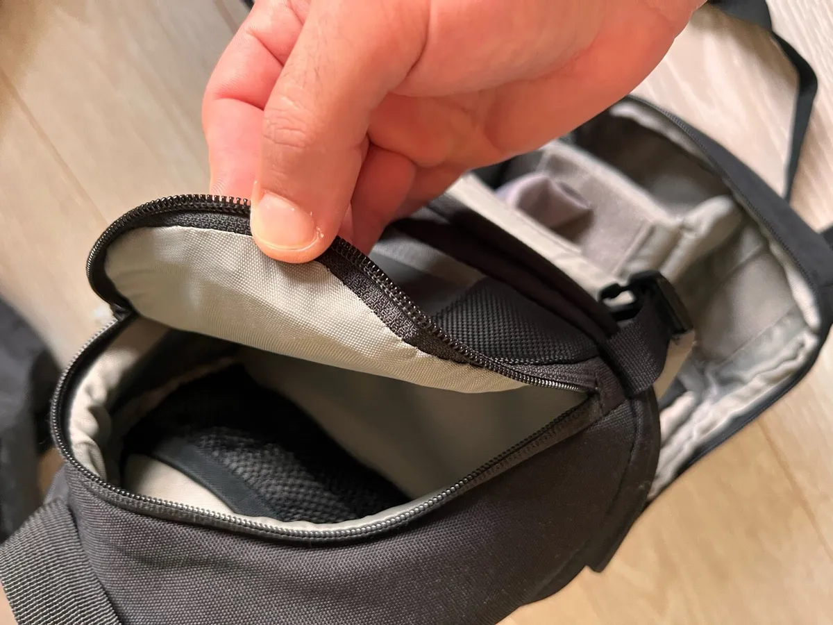 Lowepro Camera Bag - Image 3