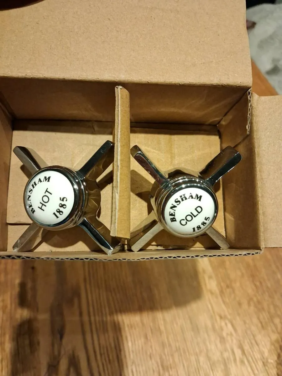Bath tap crosshead handle pair - Image 1