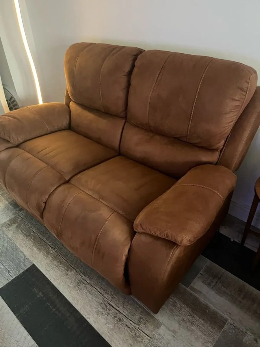 soft leather 4+2+1 +foot stool - Image 3