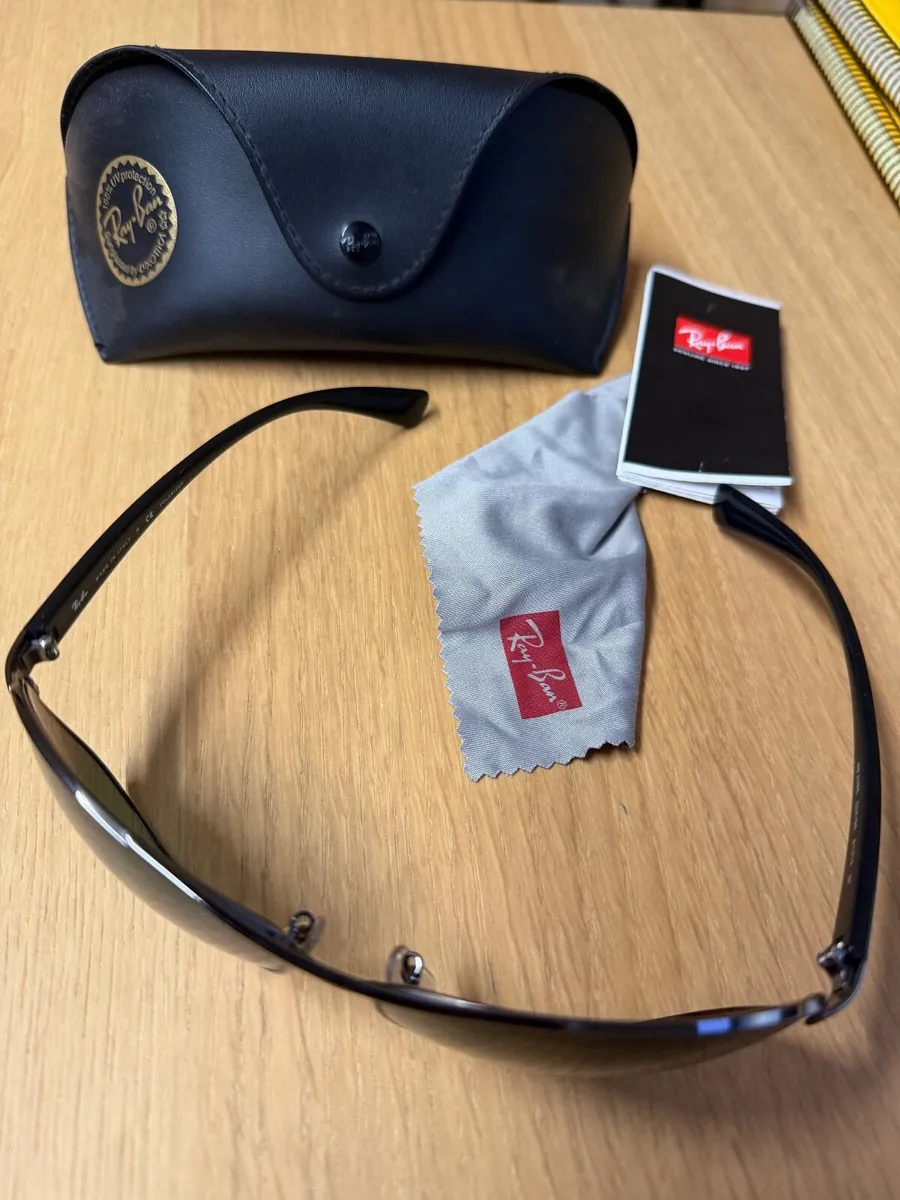 Ray-Ban Aviator Large Polarized Sunglasses - Image 2