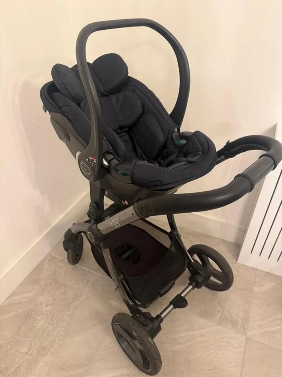 Egg 2 Stroller and Bassinet Travel System - Image 3