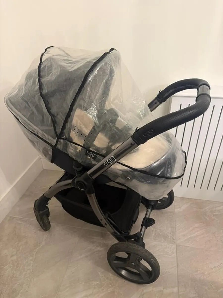 Egg 2 Stroller and Bassinet Travel System - Image 4