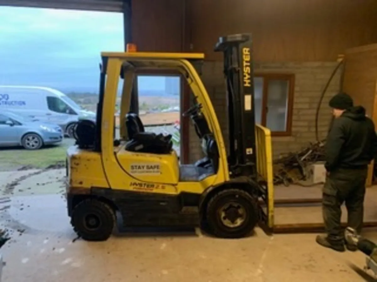Forklift - Image 3