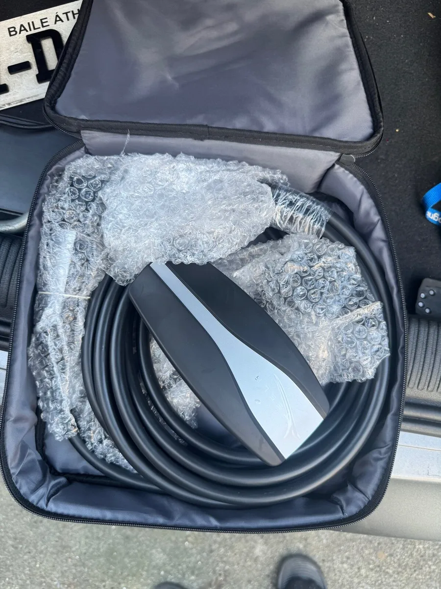Genuine Tesla Gen 2 Mobile Connector Charger Kit - Image 1