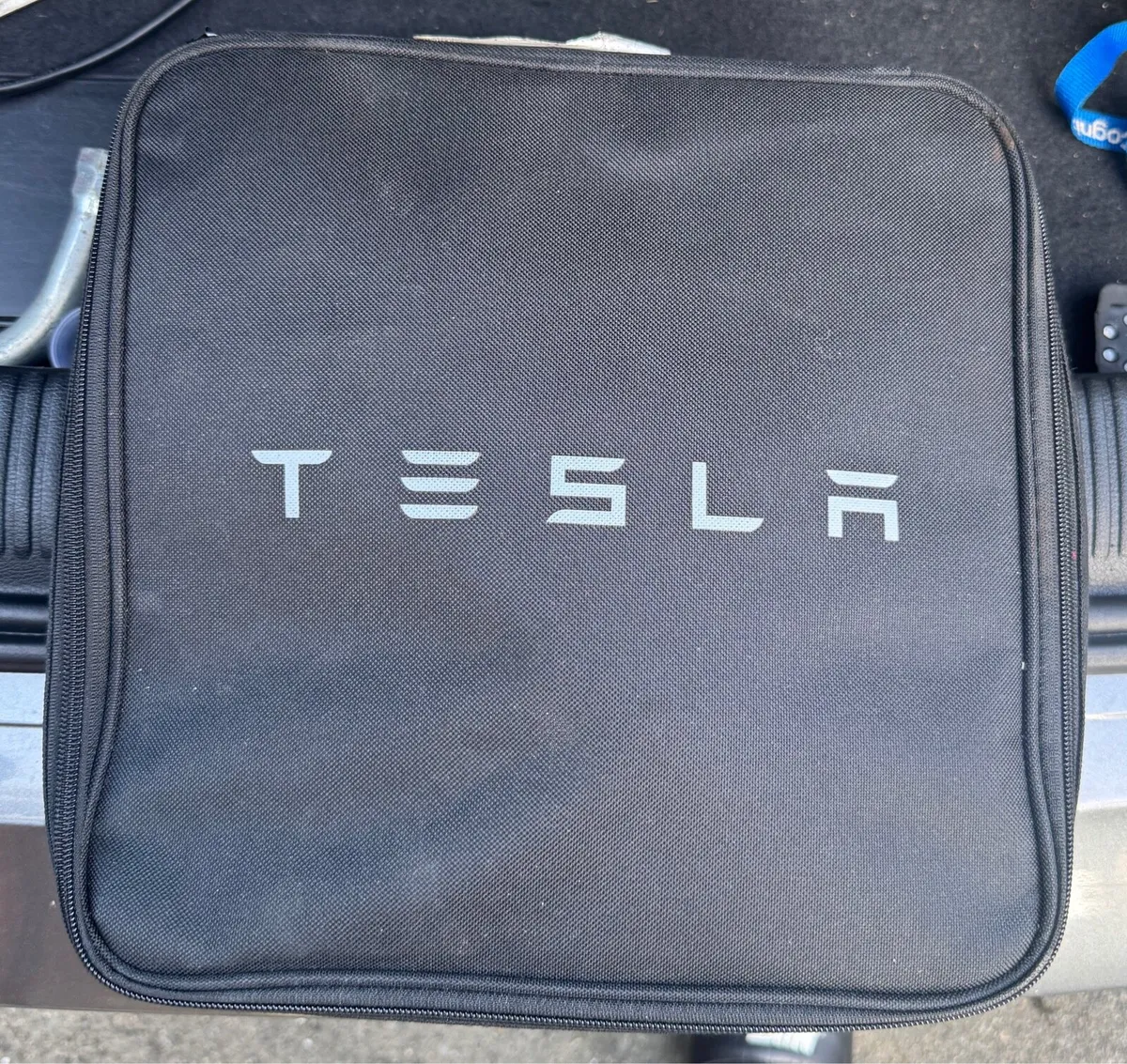 Genuine Tesla Gen 2 Mobile Connector Charger Kit - Image 2