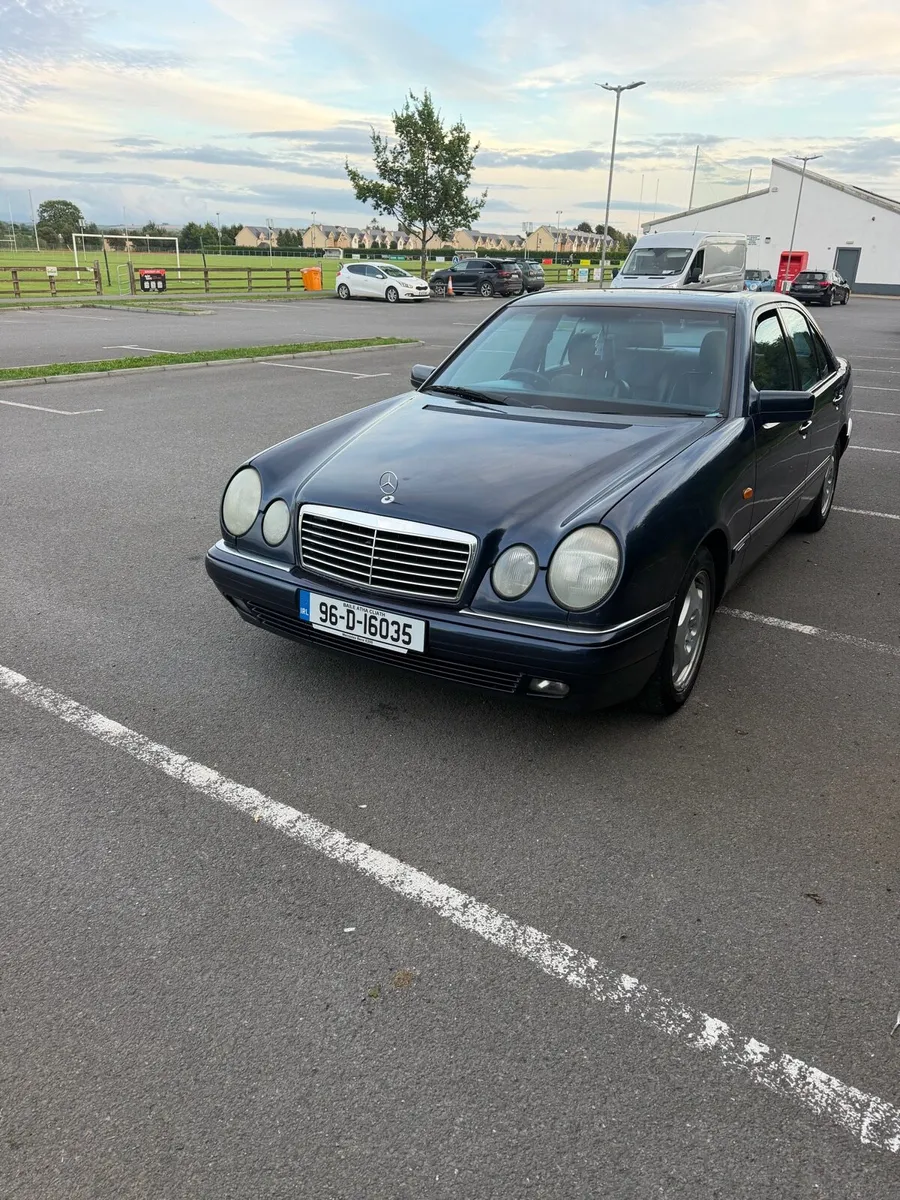Mercedes e200 - Image 1