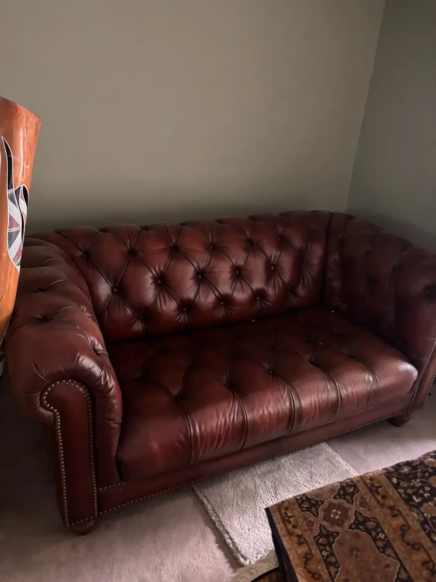 Couch , chesterfield