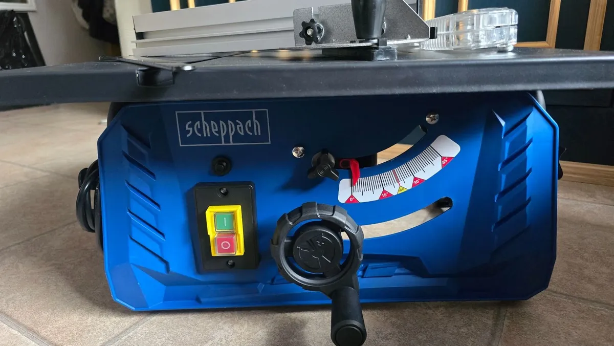 Table saw - Image 1