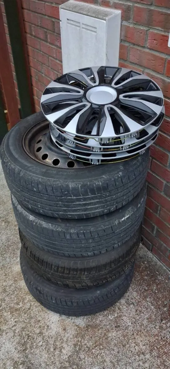 Toyota Corolla Steel Wheels & Wheel covers - Image 1