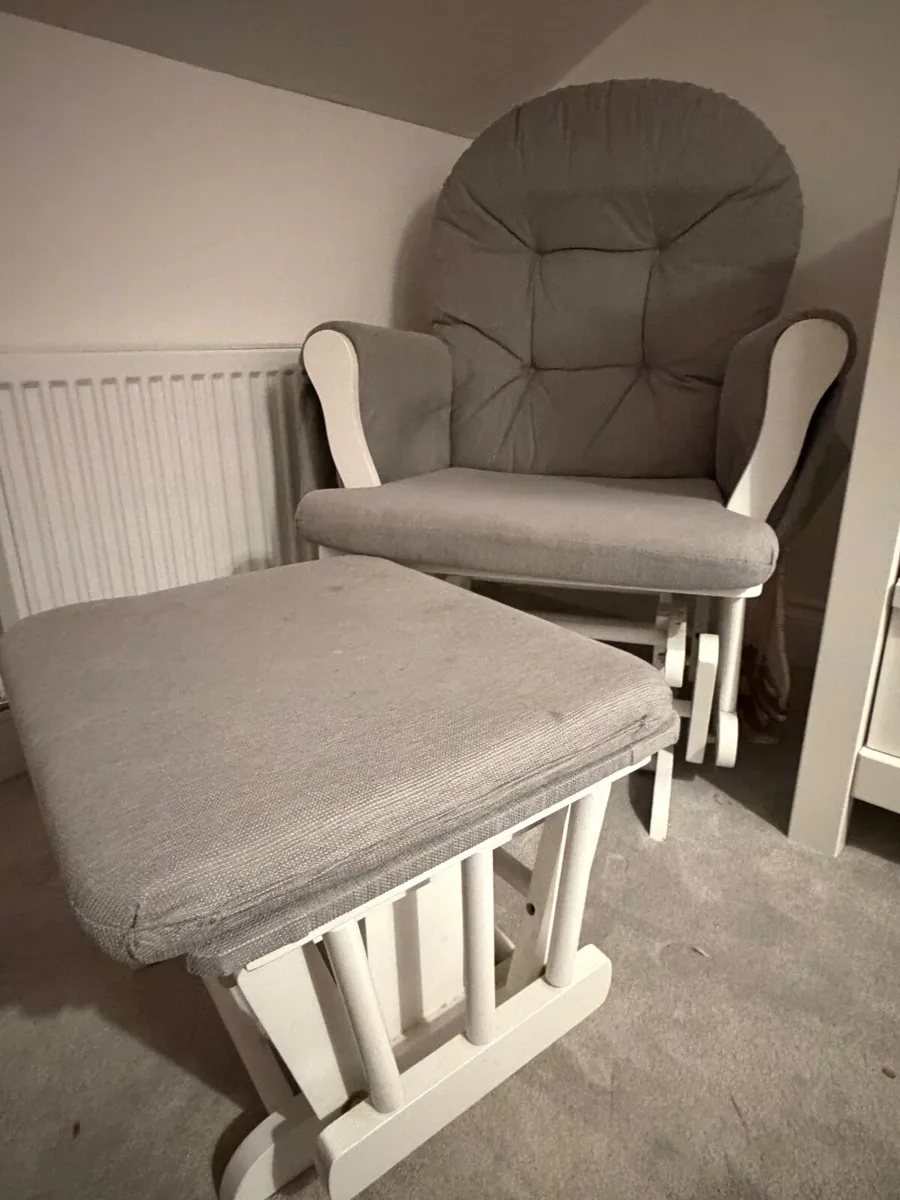 Nursing chair - Image 4