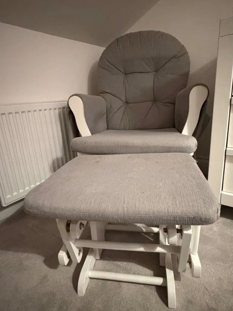 Nursing chair - Image 3