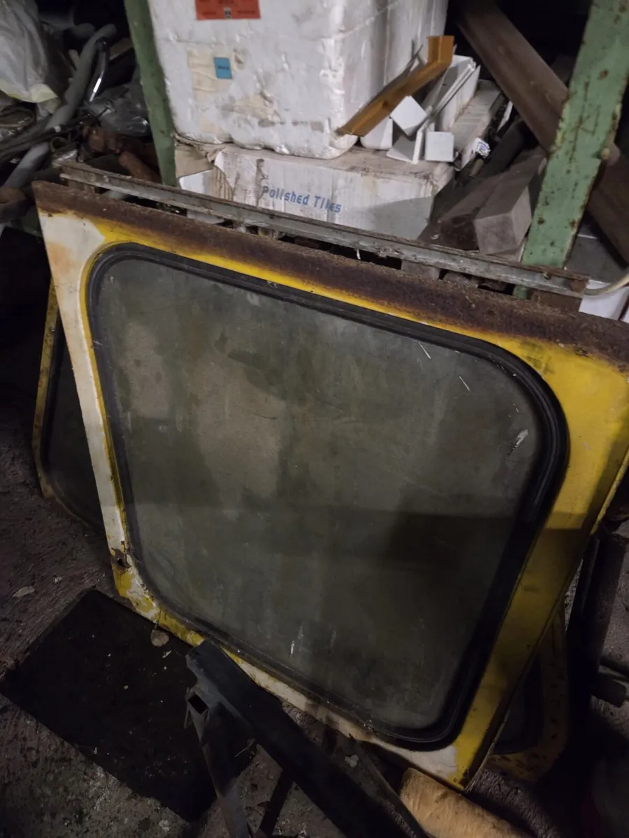 Jcb window - Image 2