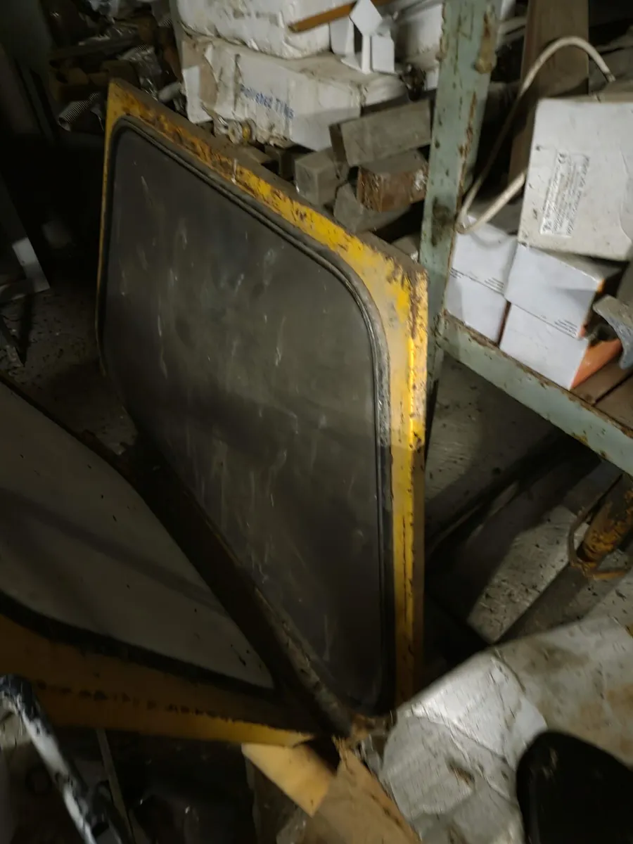 Jcb window - Image 3