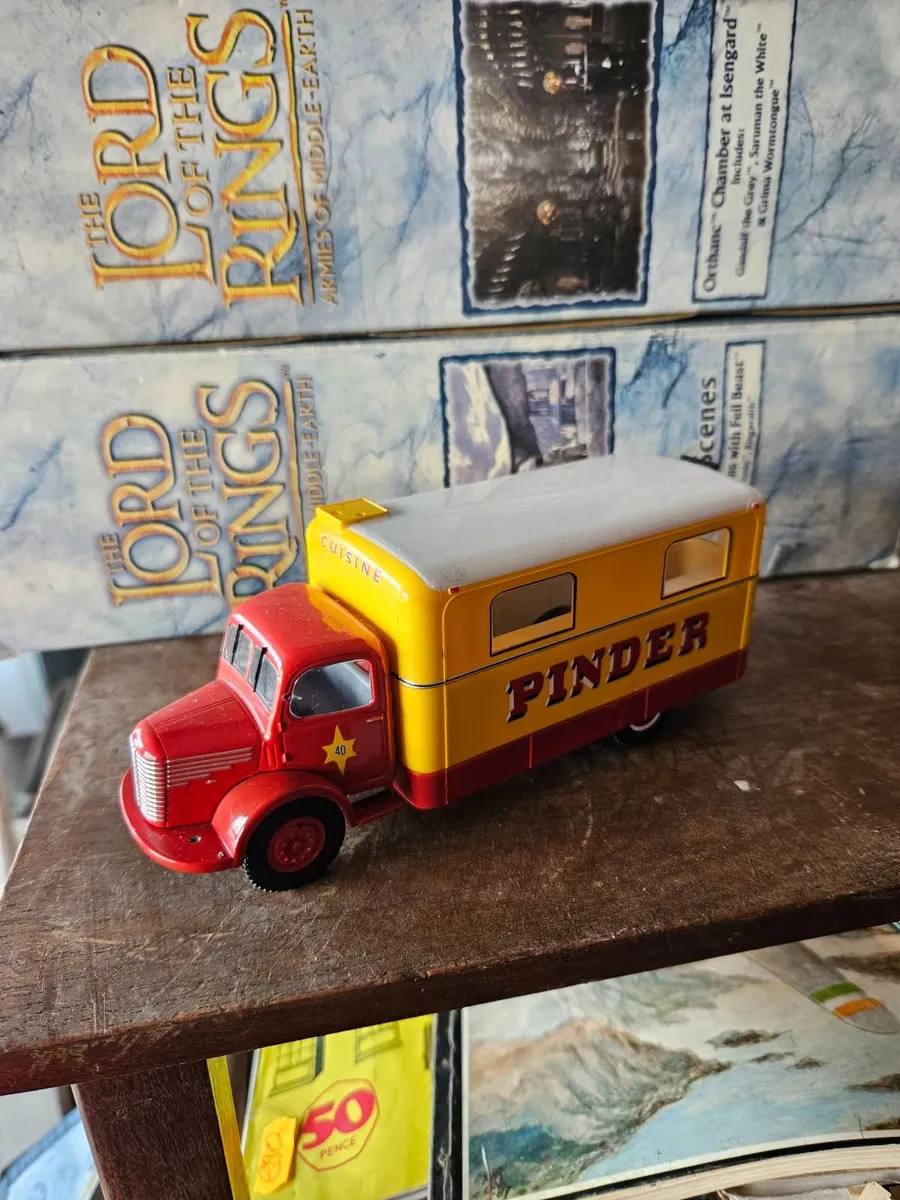 Corgi Atlas Circus Fair Ground Truck - Image 2