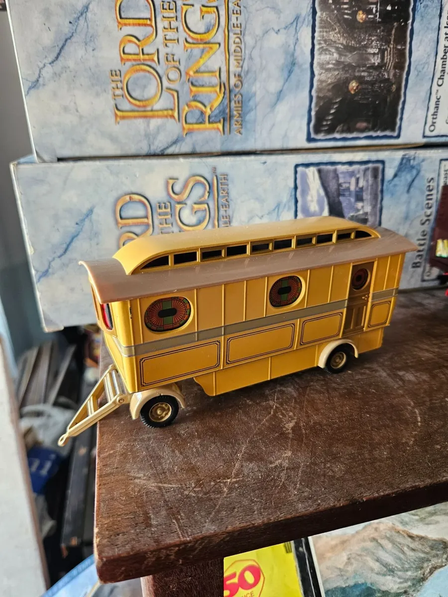 Corgi Circus Fair Ground Showmans Range Trailer - Image 2