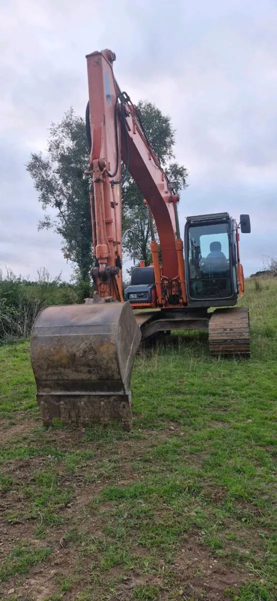 Hitachi Zaxis 130 - Image 2