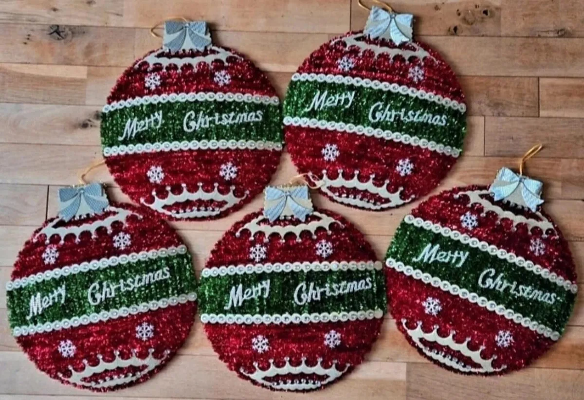 5 tinsel door decorations - Image 1