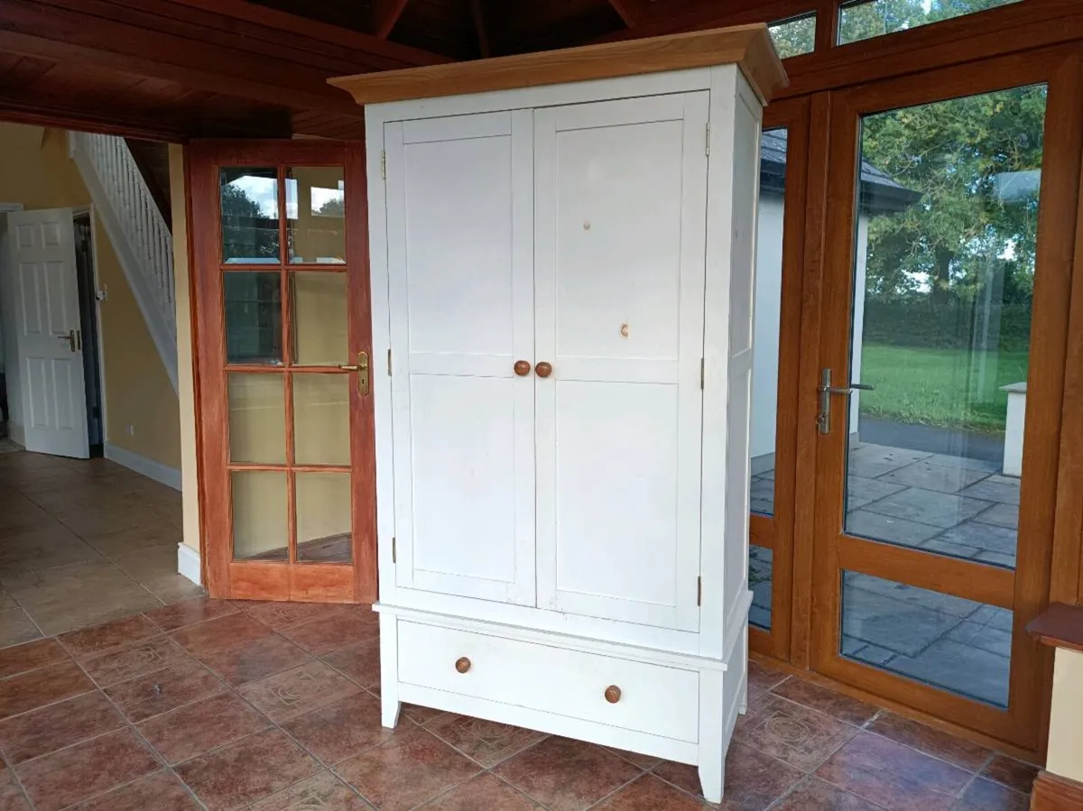 Wardrobe - Image 4