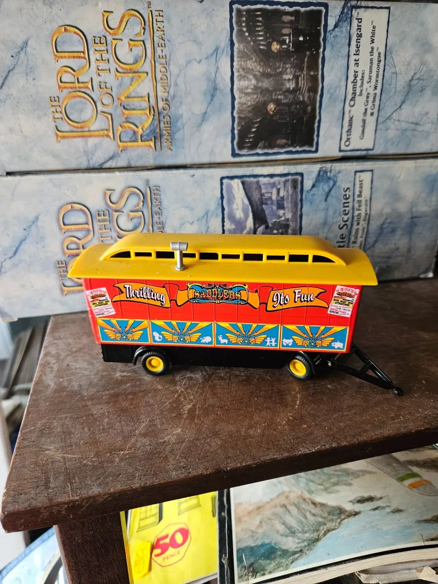 Corgi Circus Fair Ground Showmans Range Trailer - Image 2