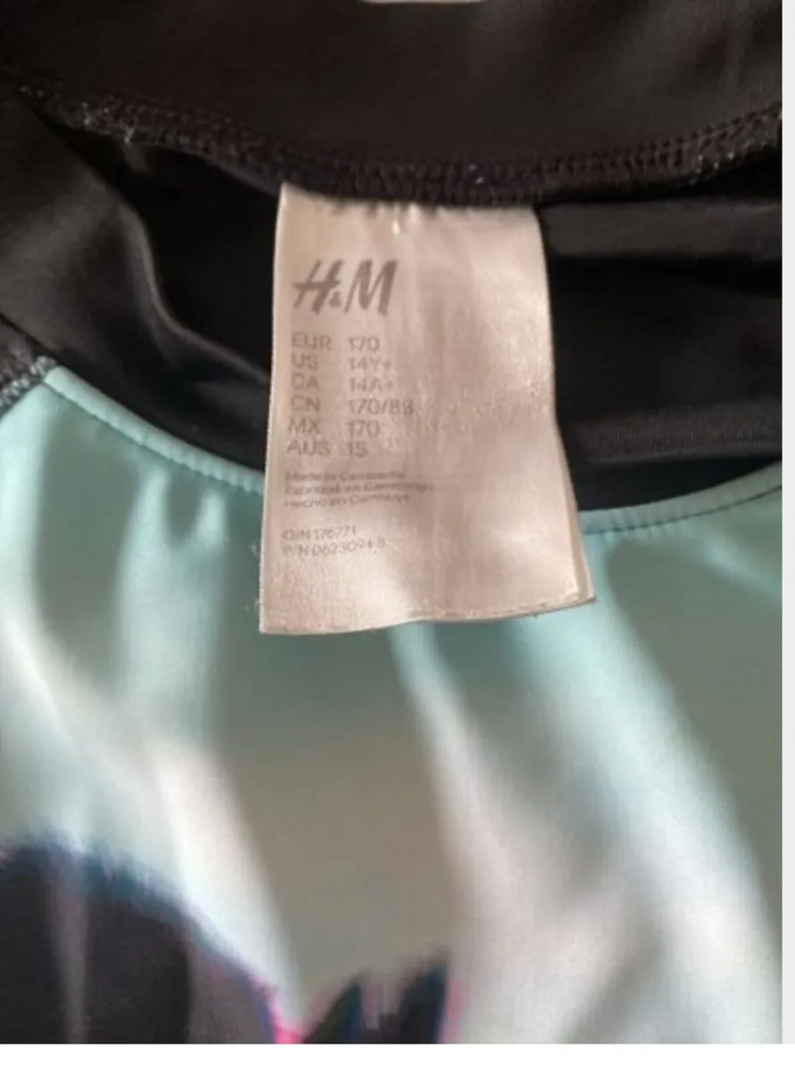 H&M Sun Protector Wet Top - Image 4