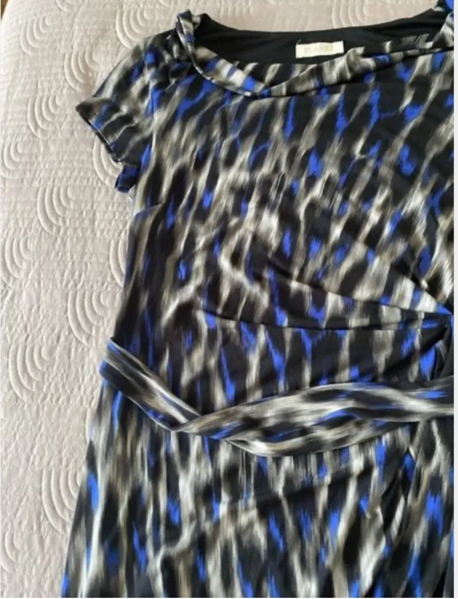 Planet Dress Size 12 - Image 4