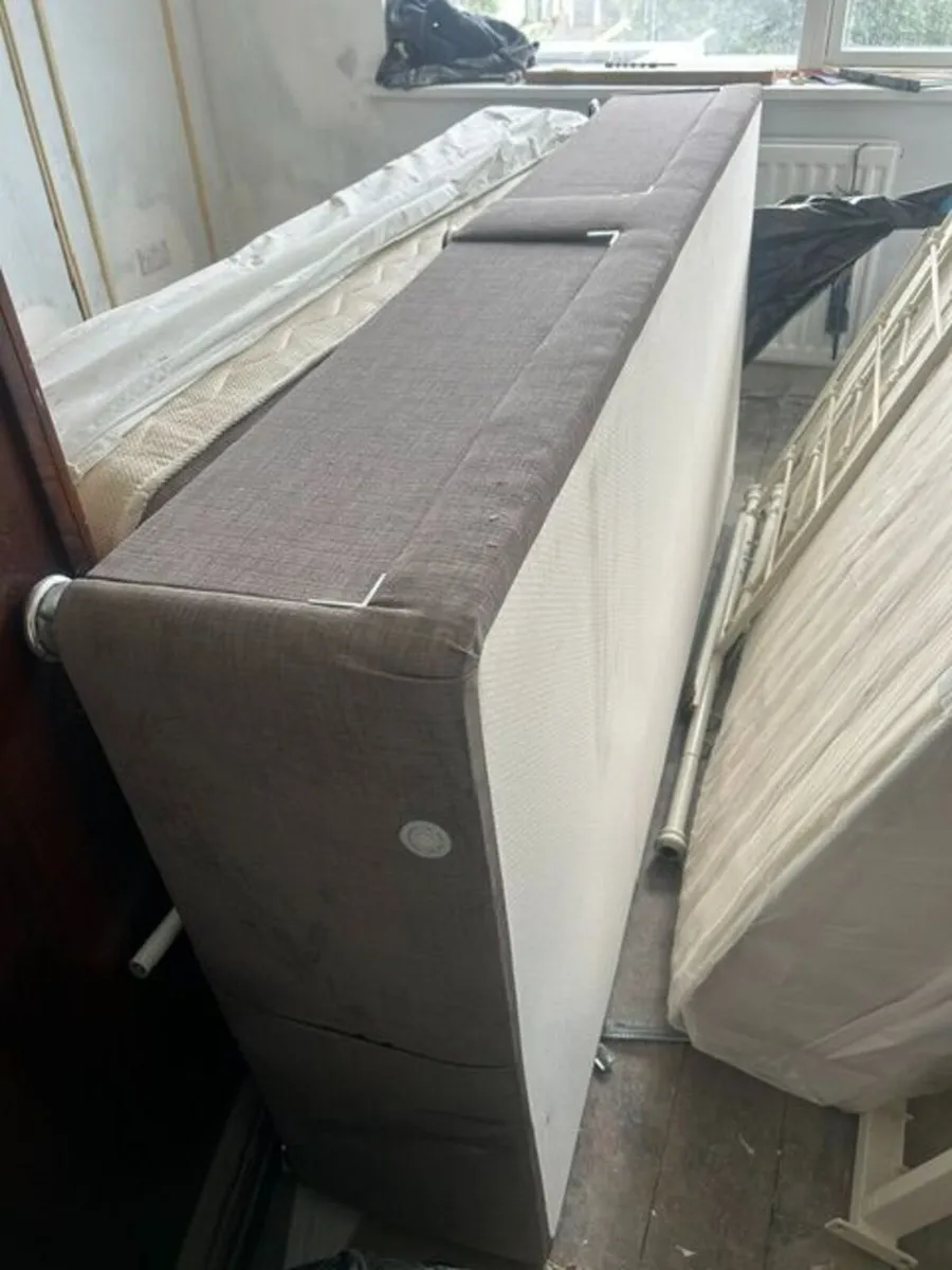 Single bed with mattress and headboard - Image 2