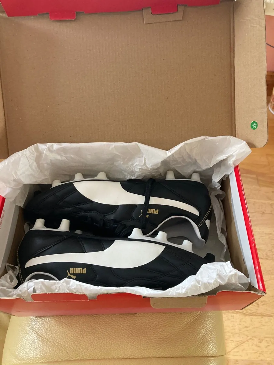 Football boots - Image 2
