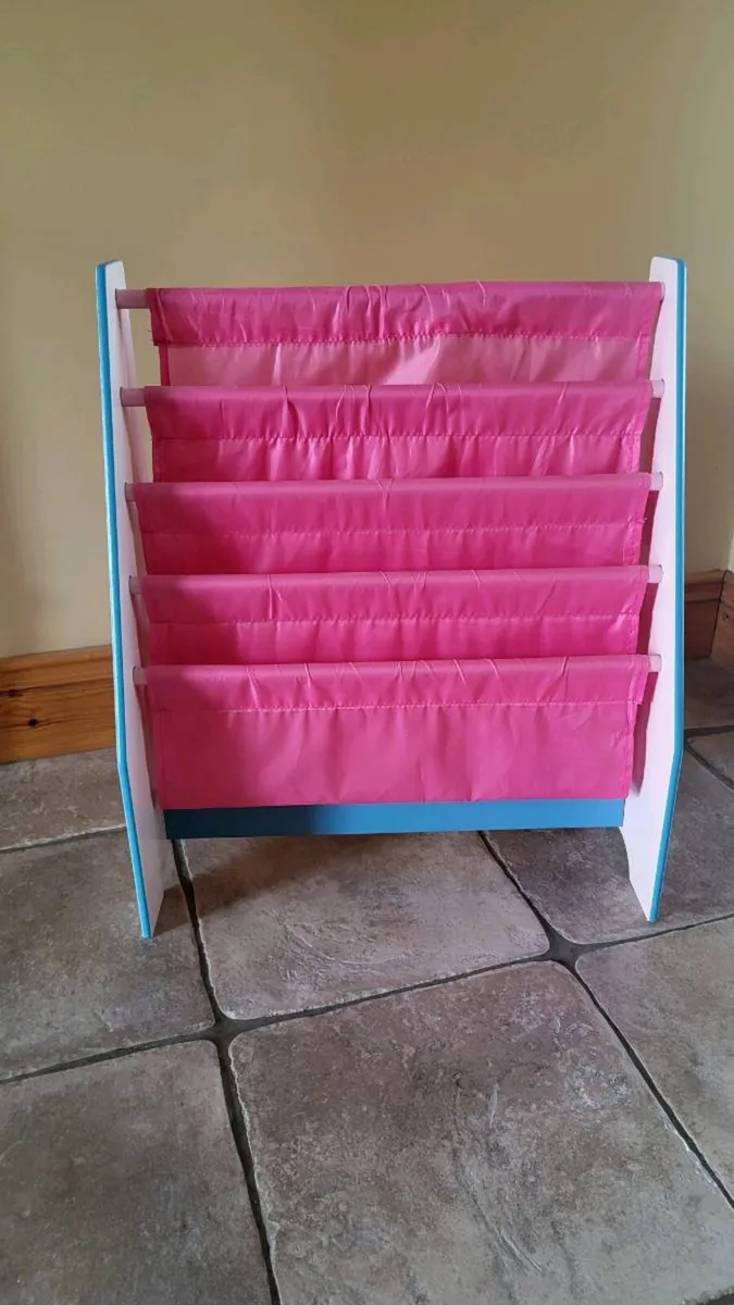 Minnie mouse bookcase - Image 2