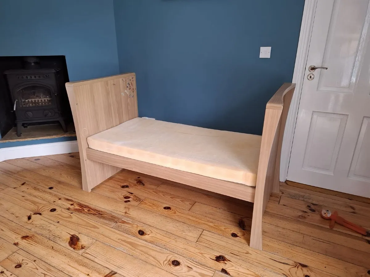 Childs Bed - Image 4