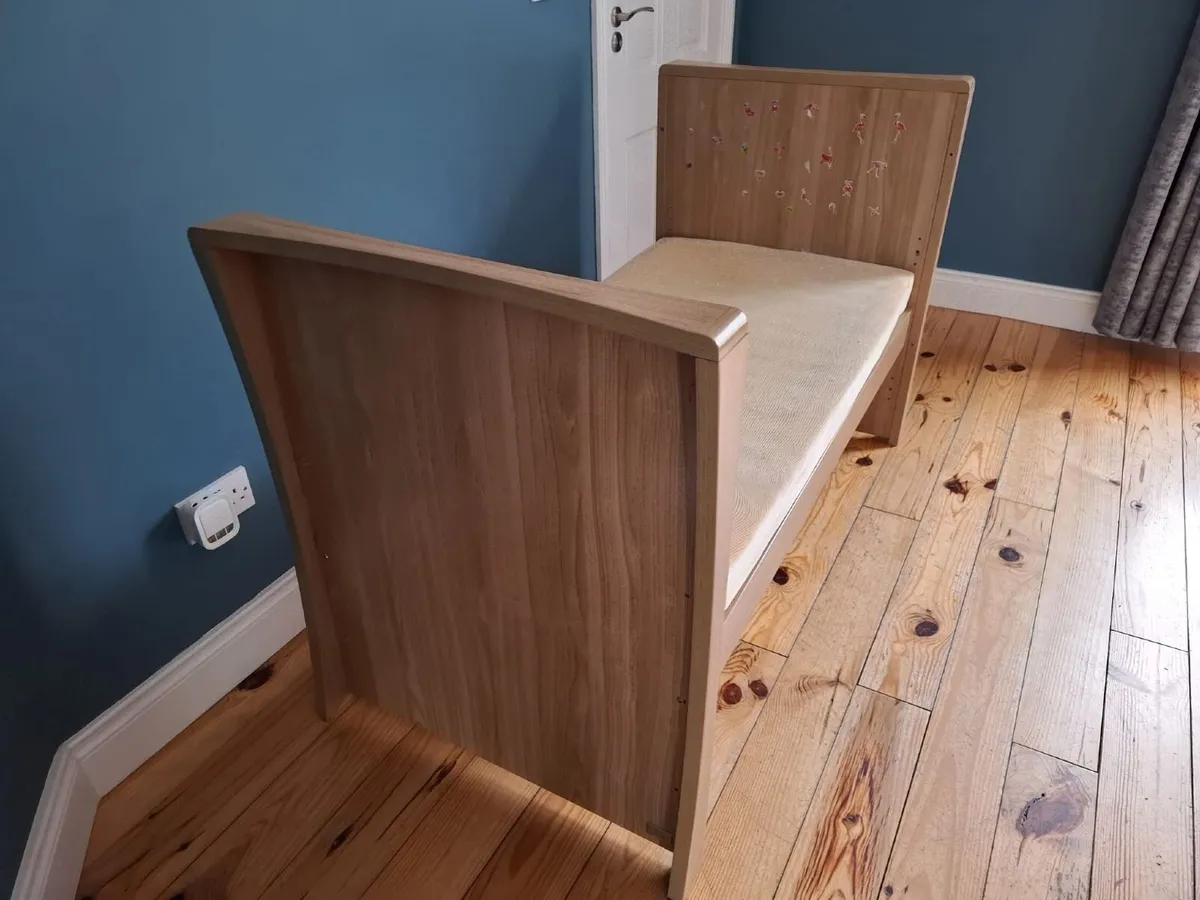 Childs Bed - Image 2