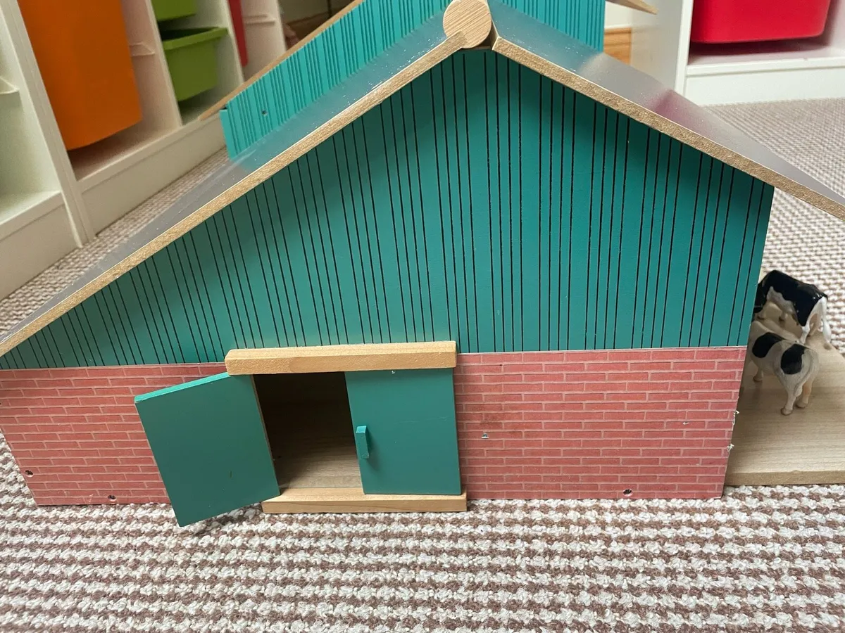 Wooden Farm Shed With Accessories - Image 4
