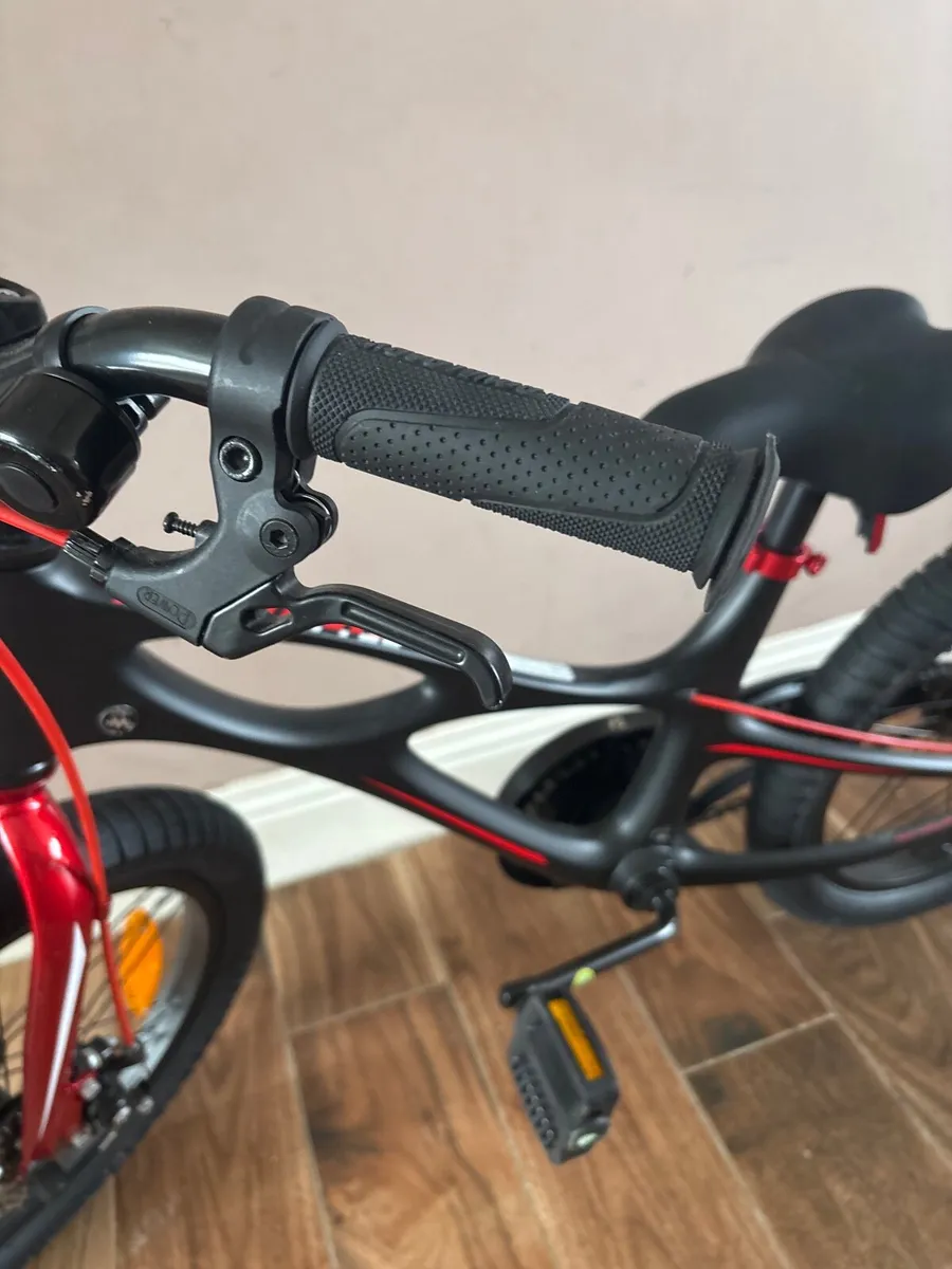 Kids 18 inch bike - Image 3