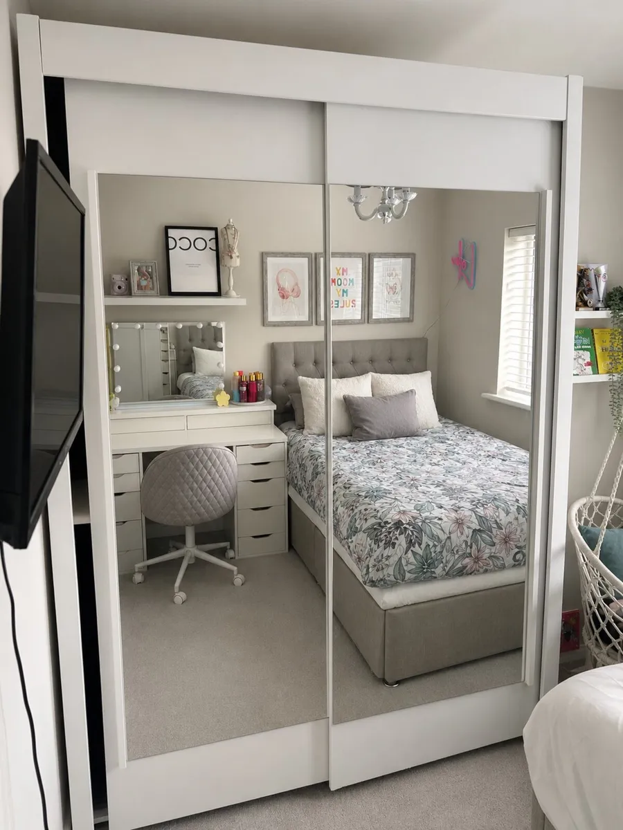 Sliding wardrobe - Image 1