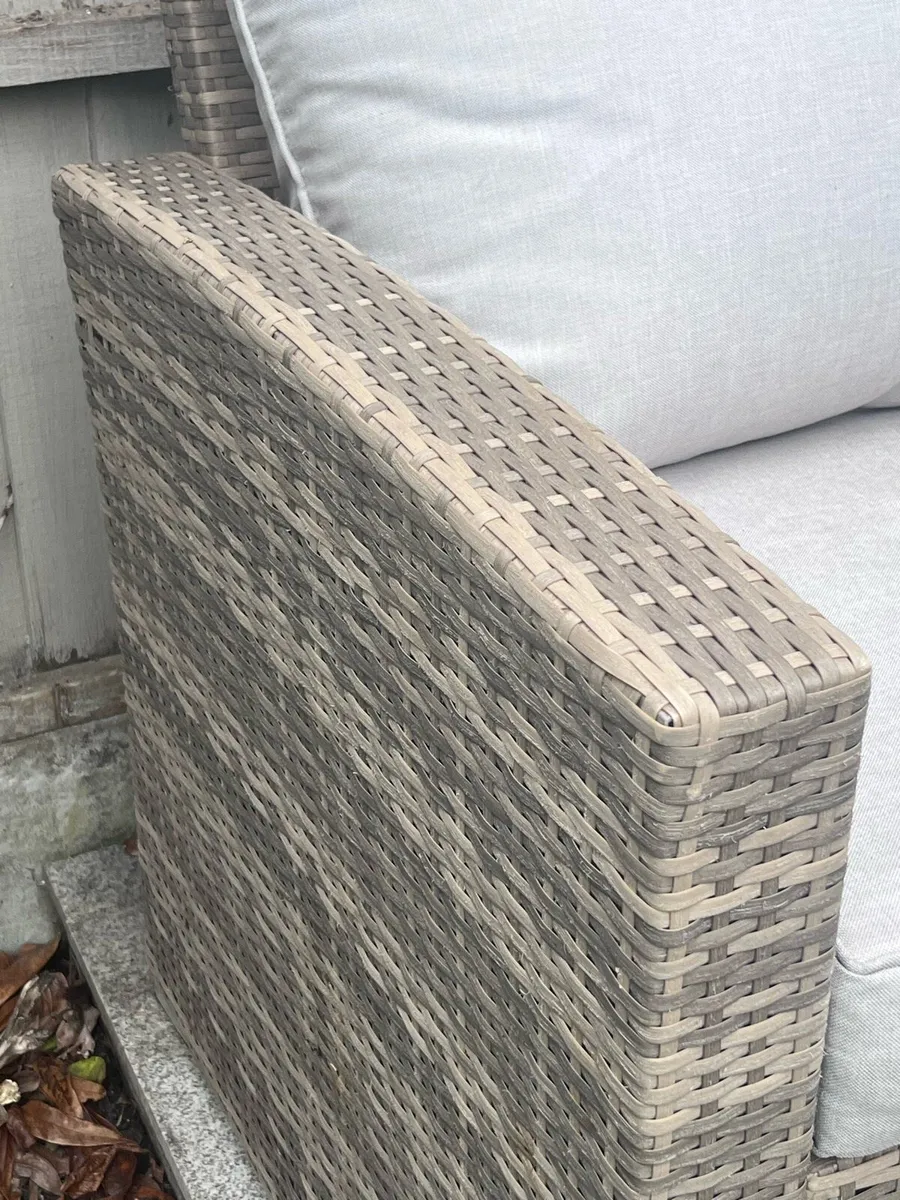 Garden Furniture and table - Image 4