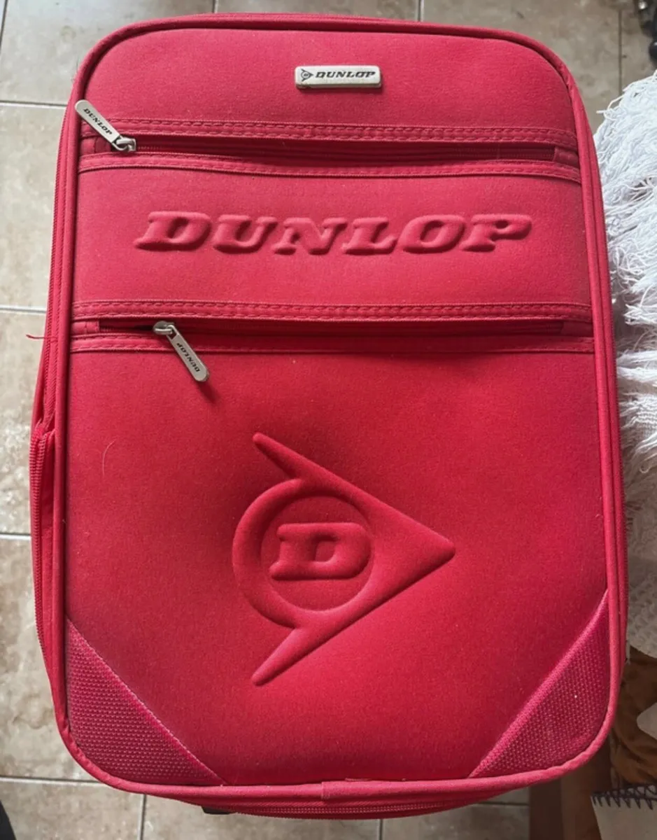 Brand new never used red Dunlop suitcase - Image 3