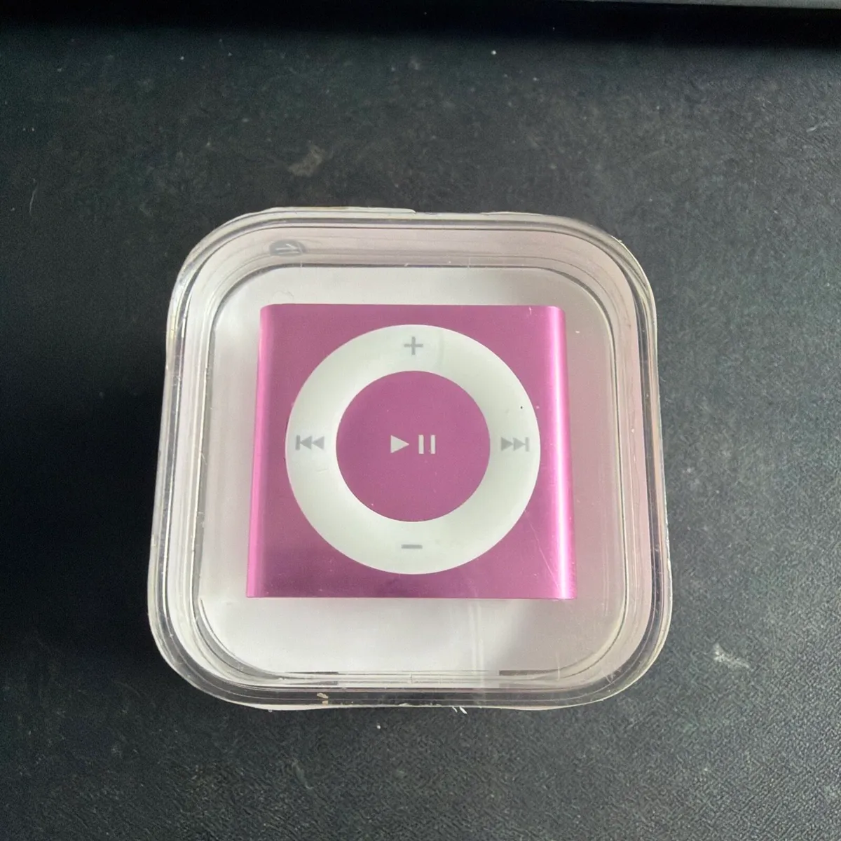 iPod Shuffle 4th Generation 2GB Pink - Image 1
