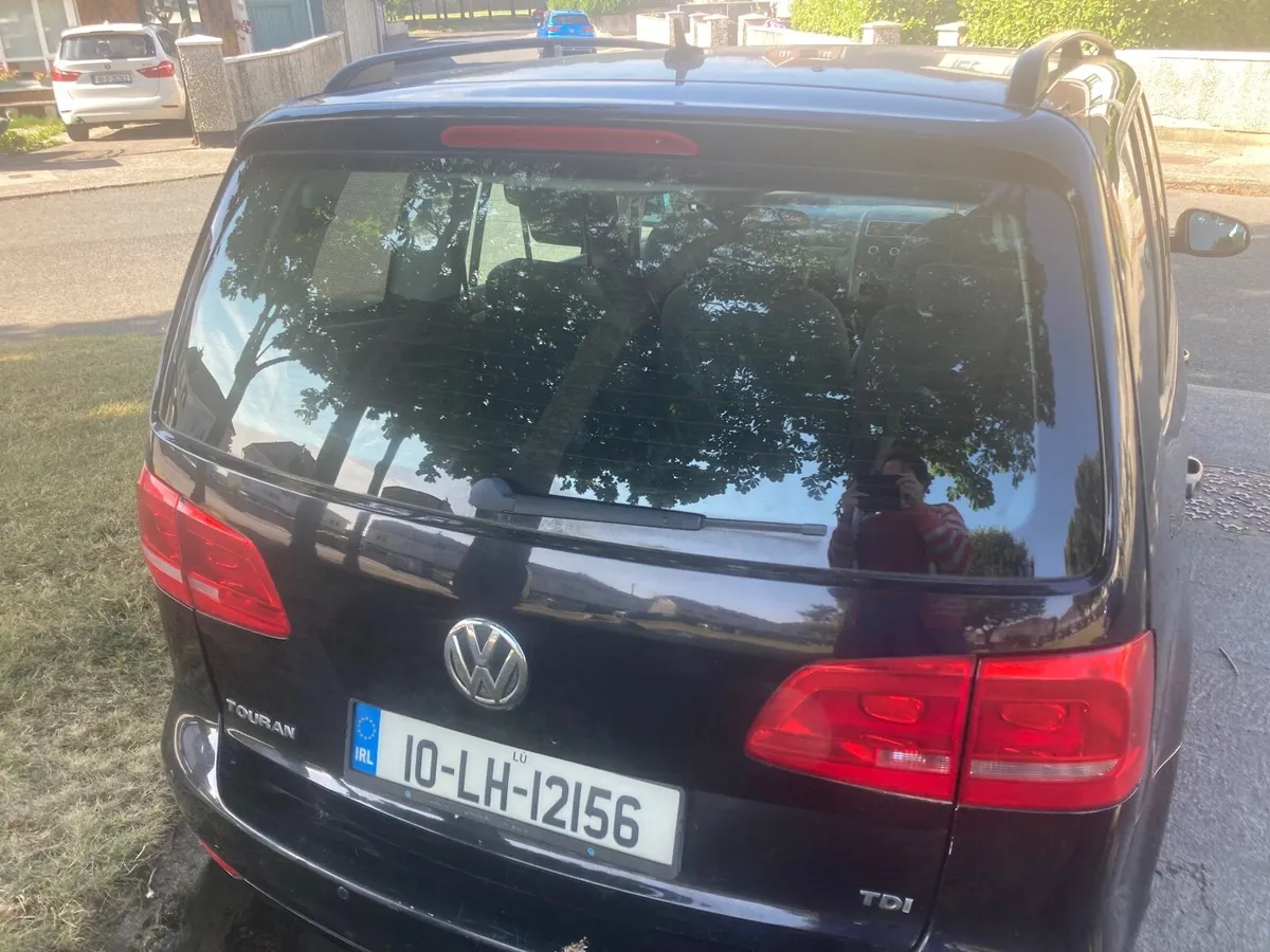 Volkswagen Touran 2010 - Image 3