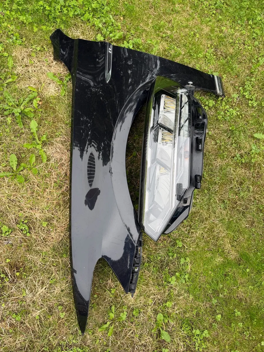 Vw Passat R Line Pass Side Headlight and Wing - Image 2