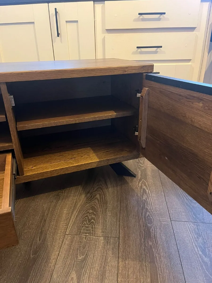 Tv unit. - Image 1
