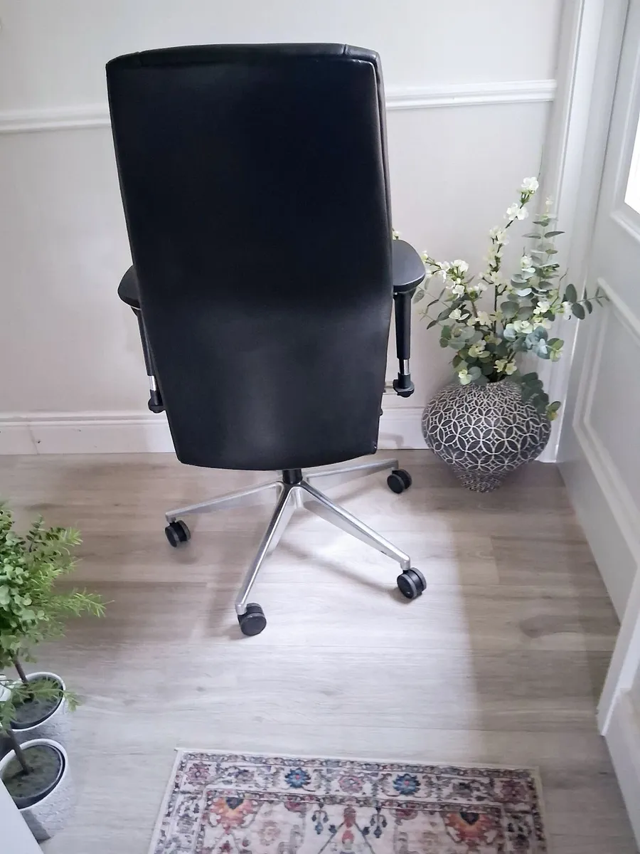 Black Leather Executive Chair - Image 3