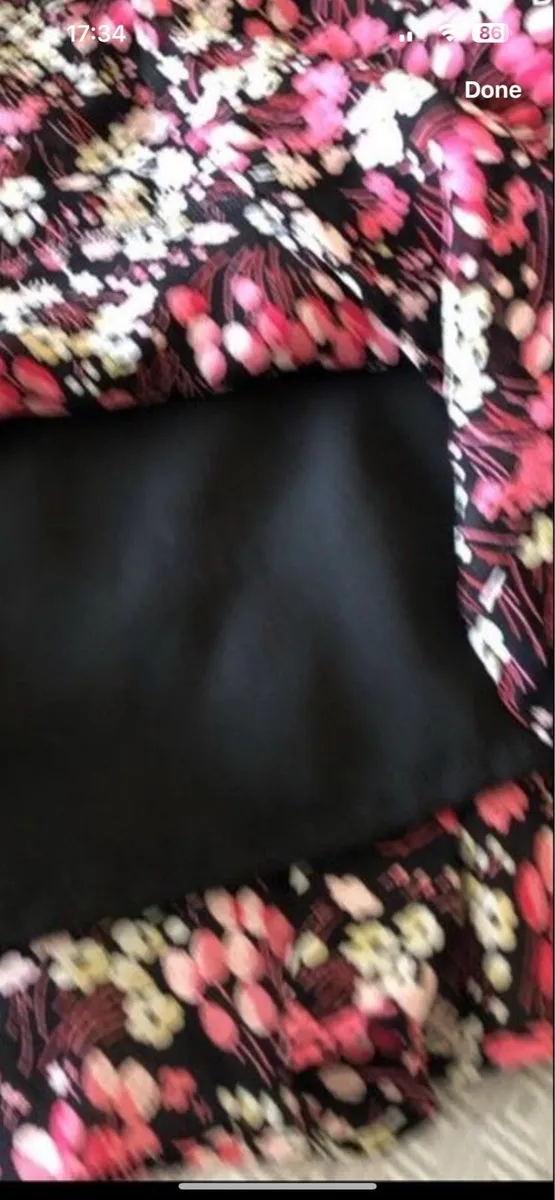 Ladies stunning skirt size 10 €10 - Image 3
