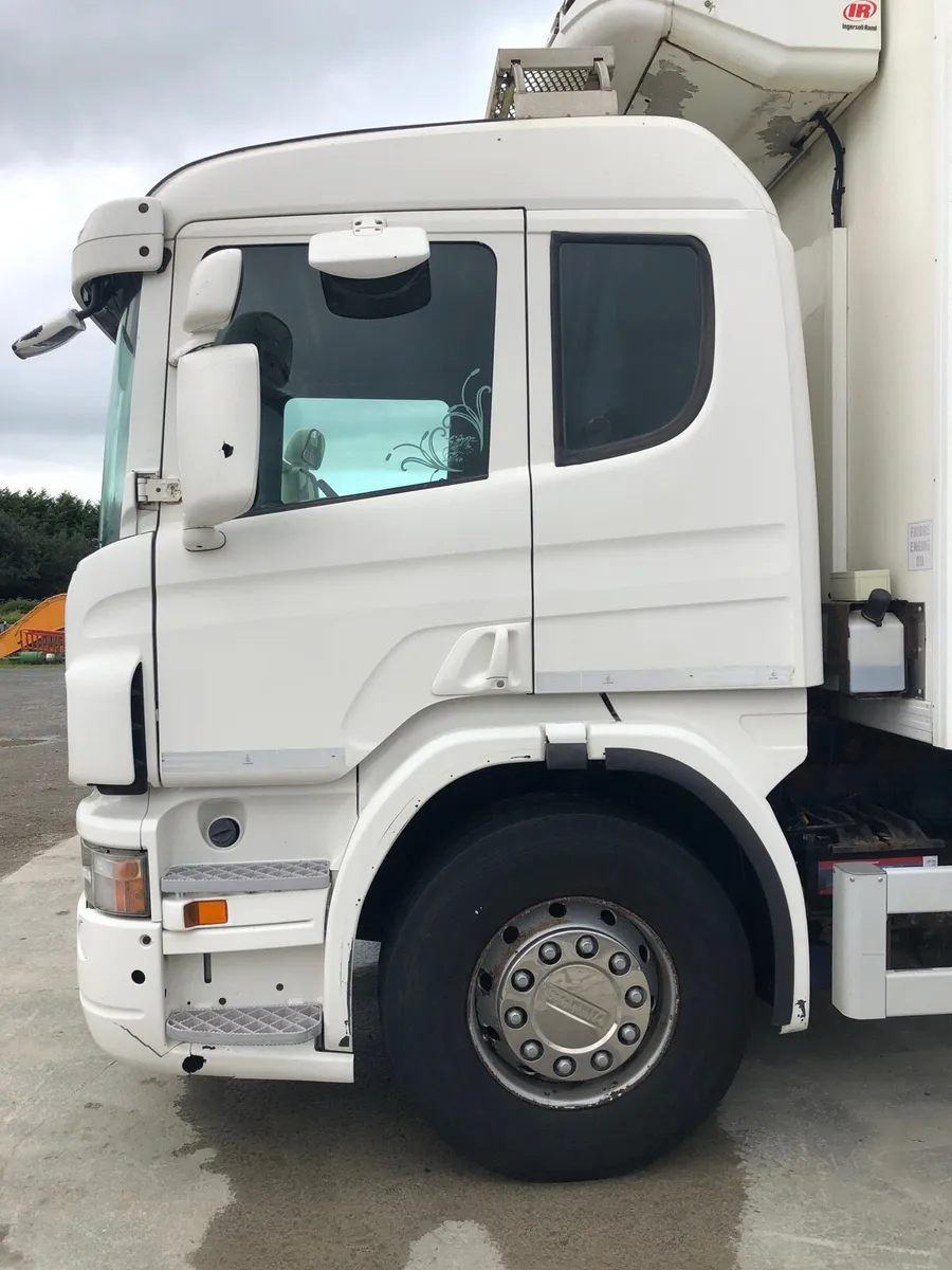 Scania P270 fridge truck - Image 4