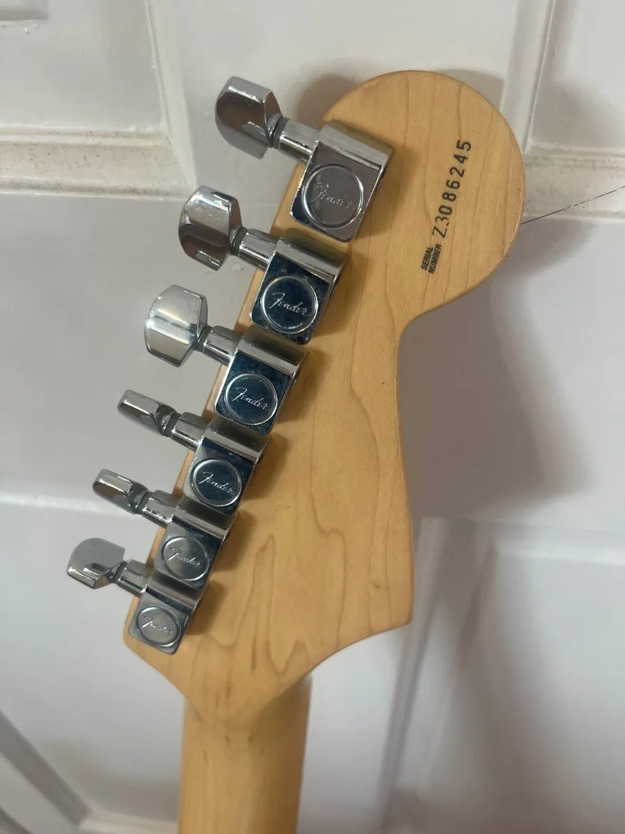 Electric guitar - Image 3
