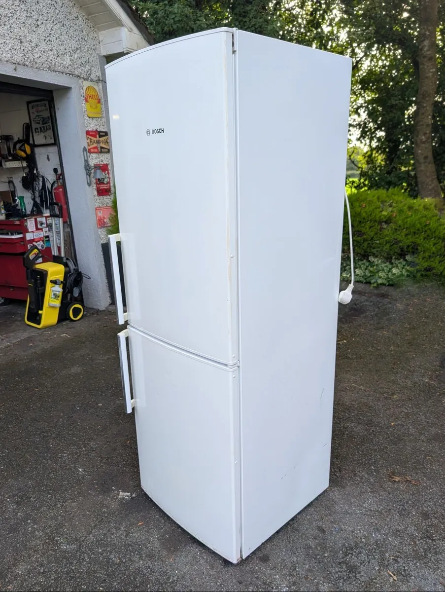 Bosch Fridge Freezer - works perfect - Image 3