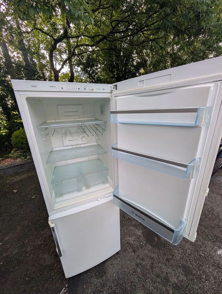 Bosch Fridge Freezer - works perfect - Image 4