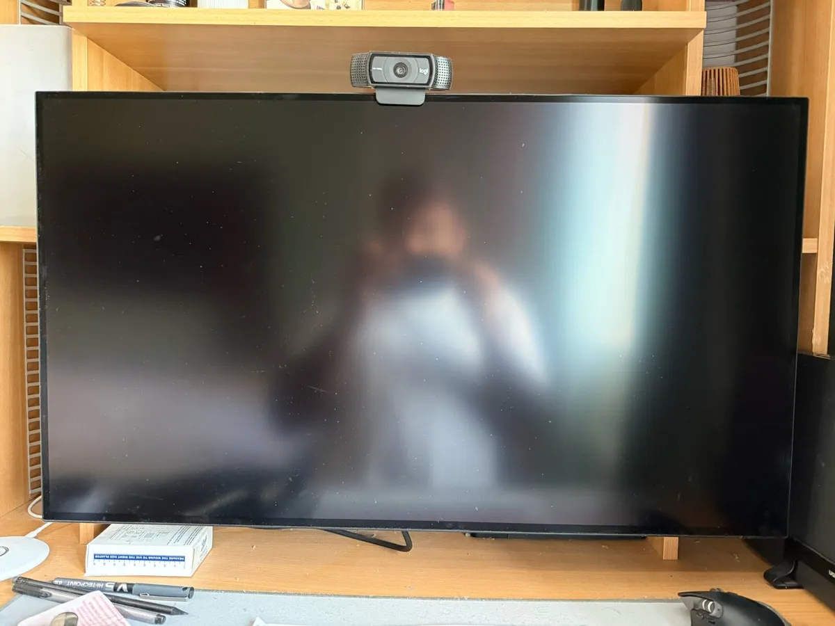 Dell UltraSharp U3225QE - Image 1