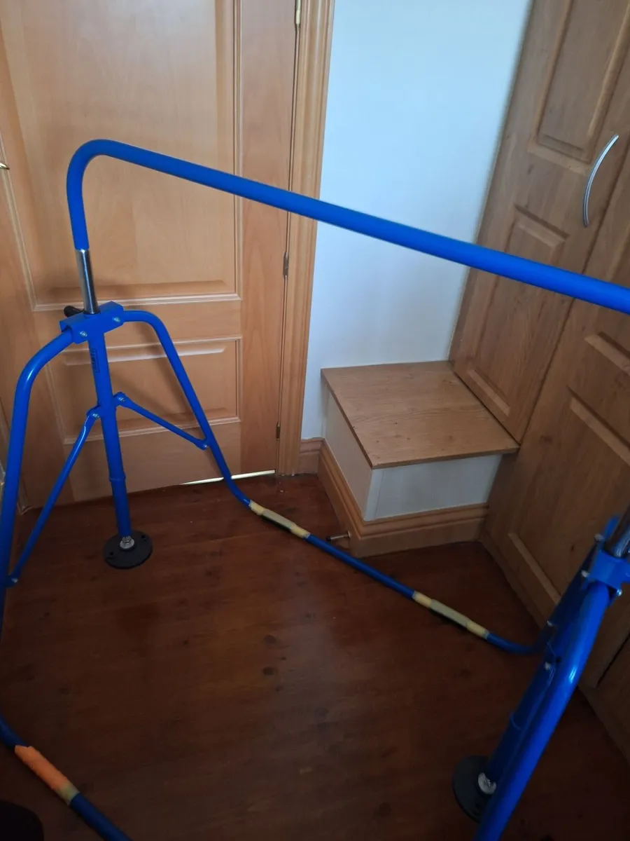 Gymnastics bar - Image 1