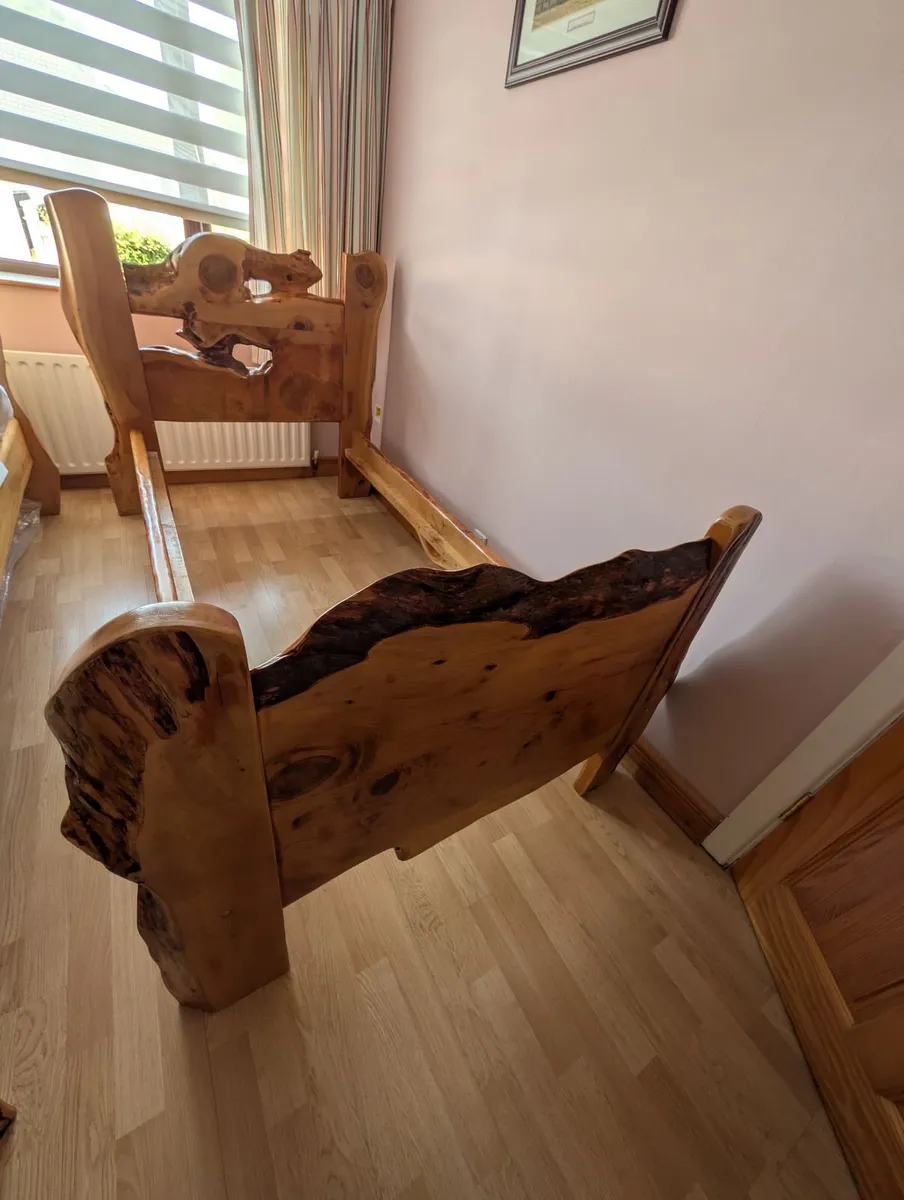 Handcrafted single bed by Paul Moore - Image 3