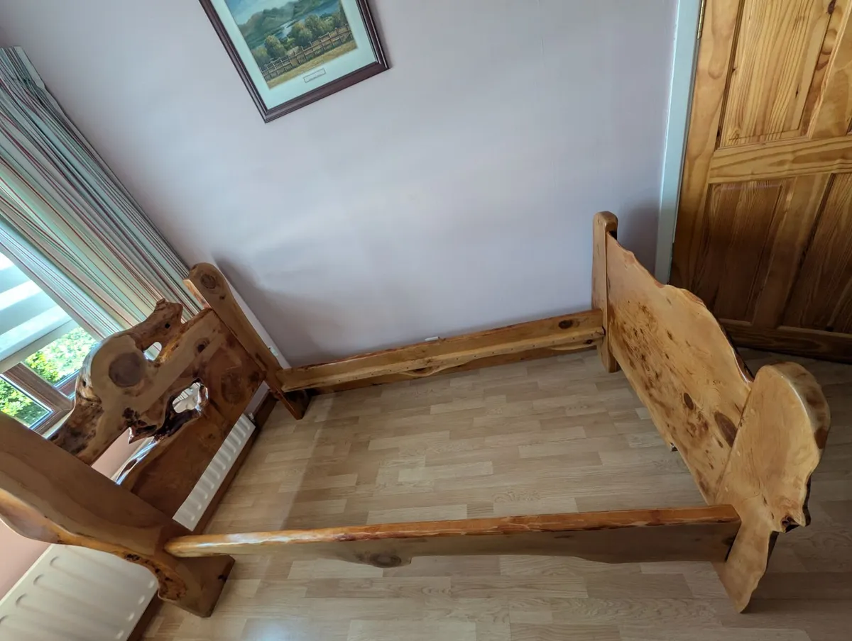 Handcrafted single bed by Paul Moore - Image 2